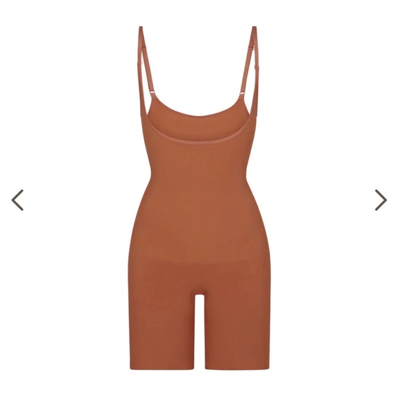 SKIMS SHAPEWEAR BUTT LIFTING OPEN BUST BODYSUIT SIZE M - Picture 2 of 15